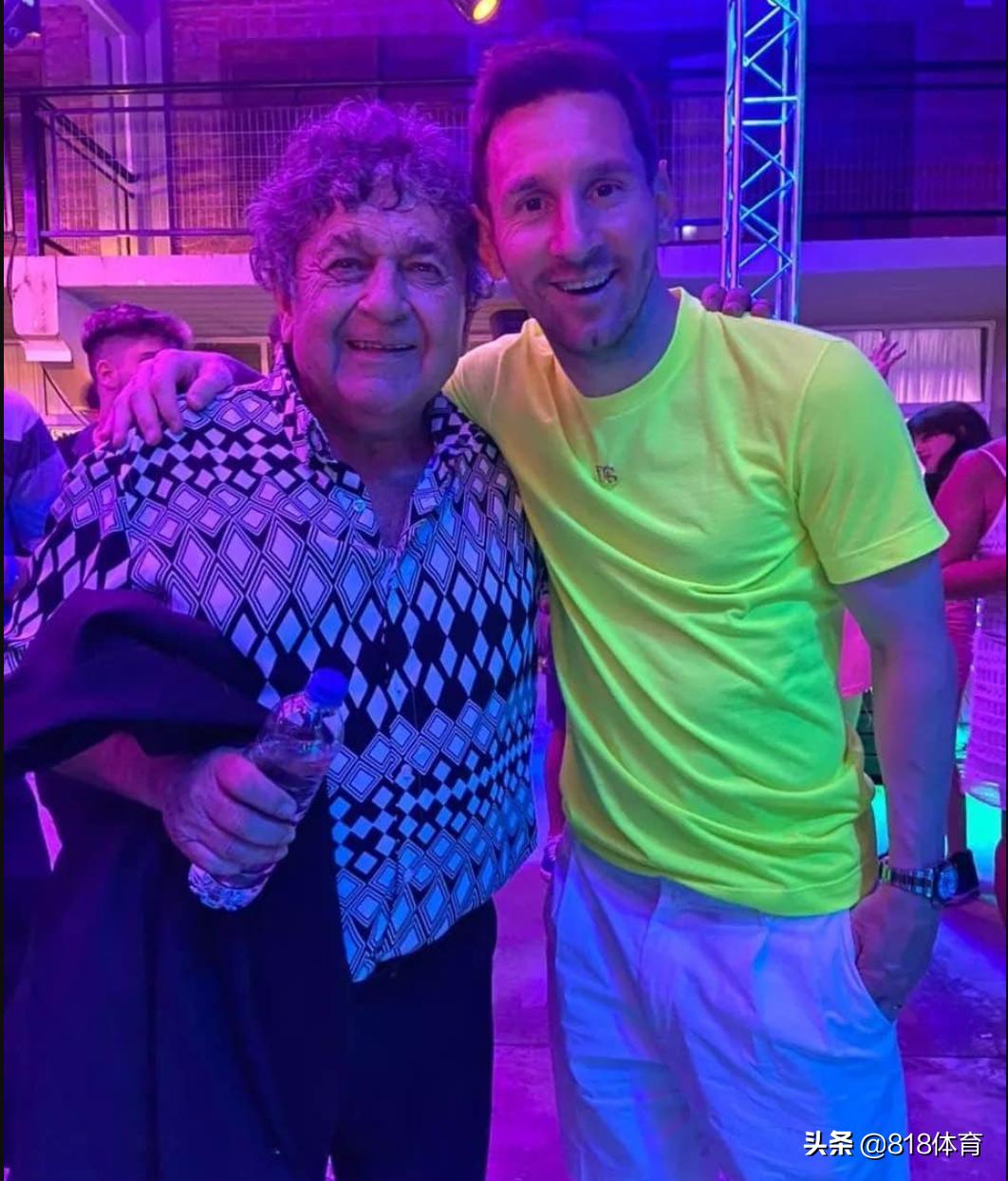 笑喷!梅西荧光绿参加派对搂爱妻跳舞,梅老板老年迪斯科安妞带不动