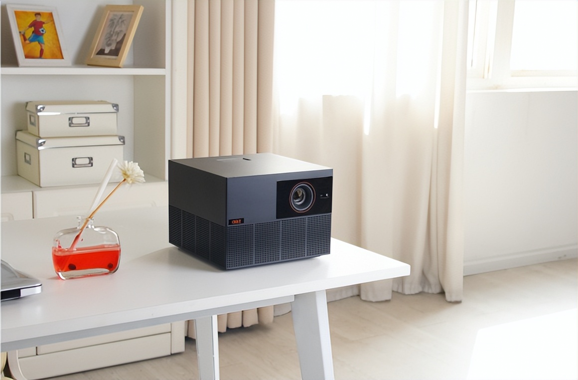 大眼橙v20plus投影仪评测,大眼橙投影仪newx7d对比x11