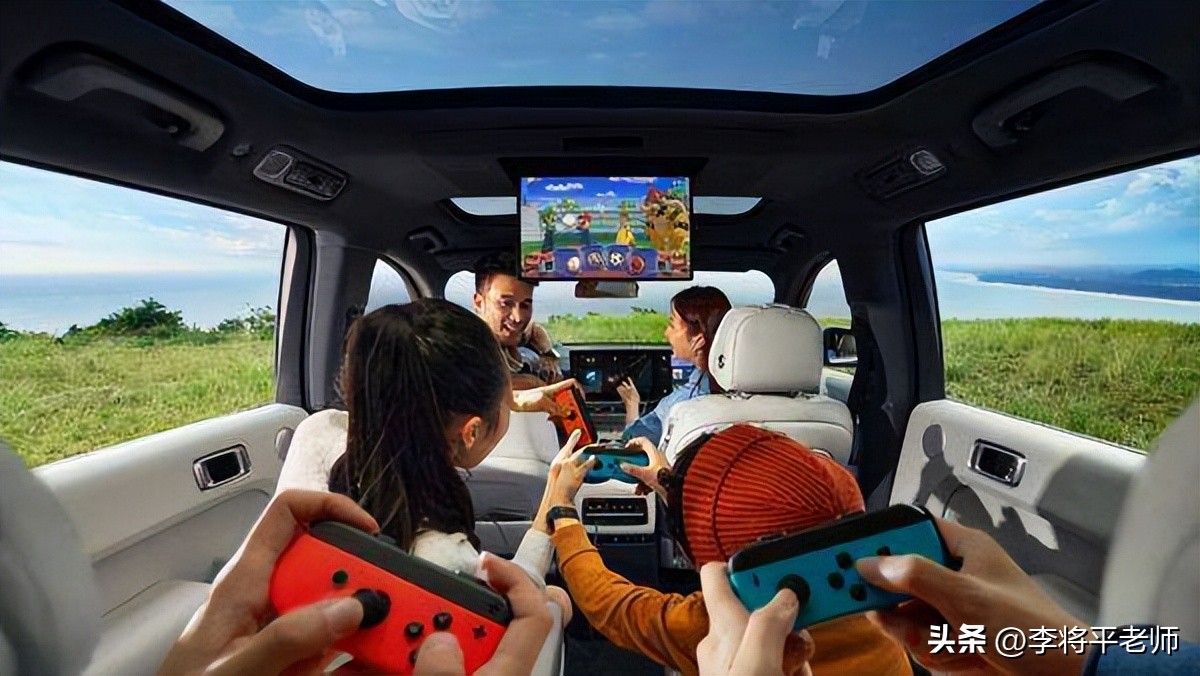 倒水打伞贴报纸,新能源车的天幕玻璃为何这么坑?车企:省钱啊