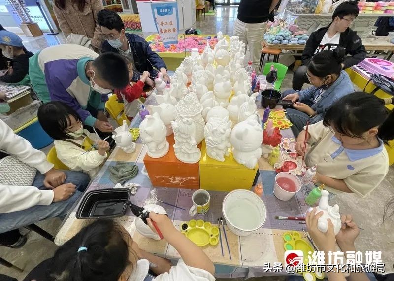 用“文化+”穿针引线，打造“新华新阅广场”IP