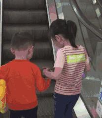 千万不要轻易穿抹胸吃火锅！