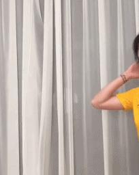 太美了！女足女神杨莉娜穿晚礼服亮相：杨莉娜被称为女足江疏影