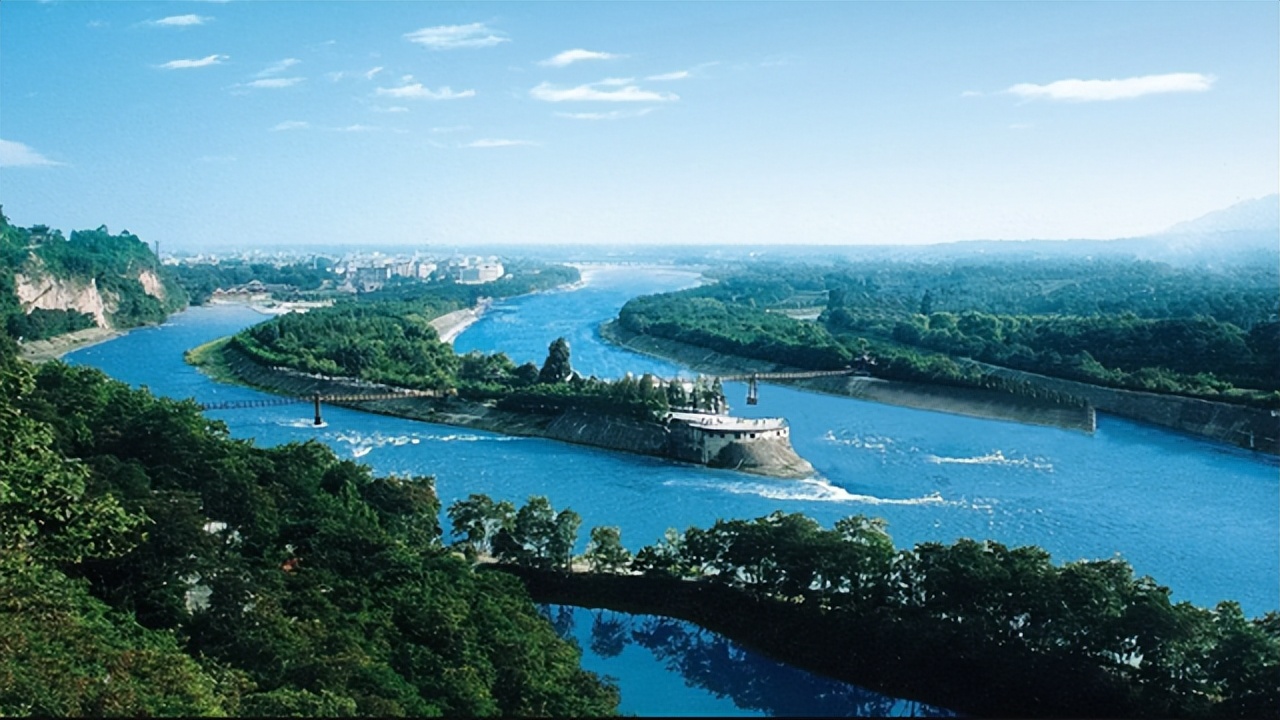 成都大熊猫繁育基地和卧龙哪个好,去成都大熊猫基地旅游攻略一日游