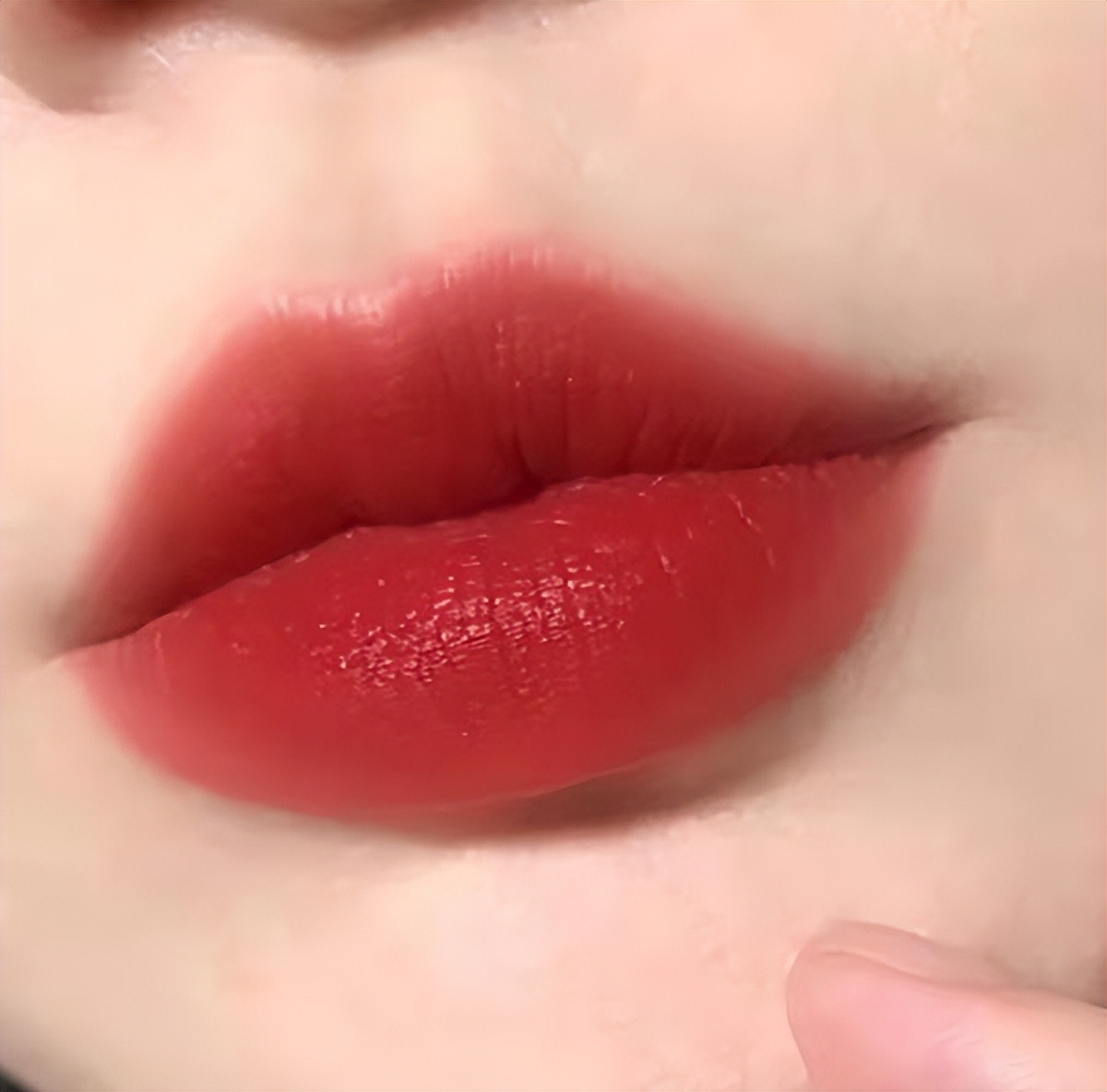 日常口红推荐适合日常用的口红,口红好看又不掉色的测评推荐