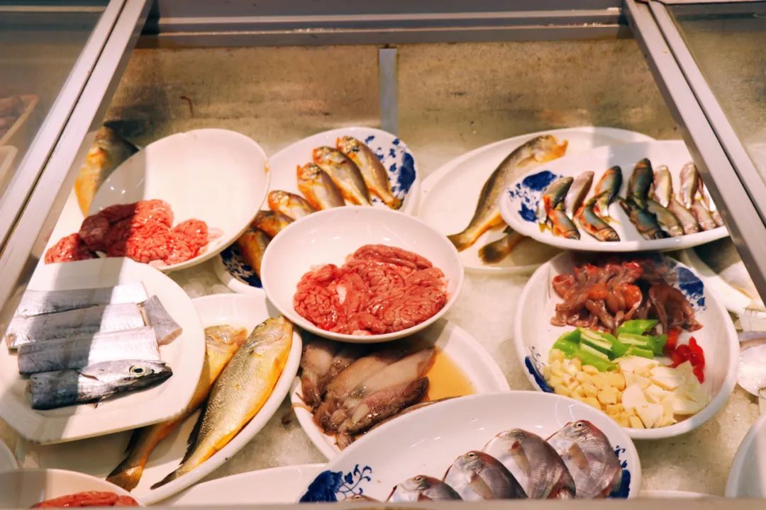 两天一夜嗨吃15顿，这座小城真把人香迷糊了