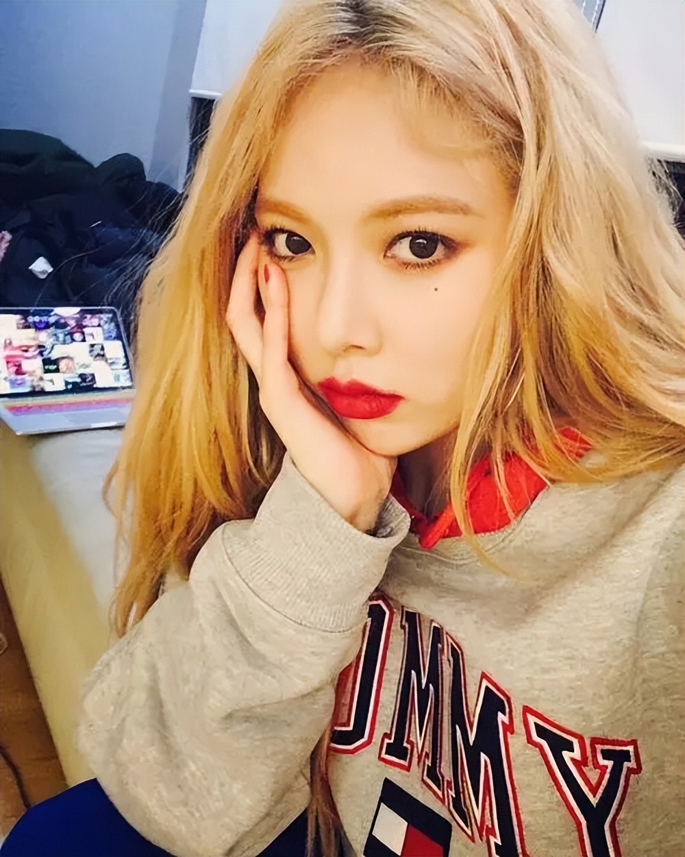 泫雅泰国泼水节舞台上的野马,泫雅在泰国泼水节