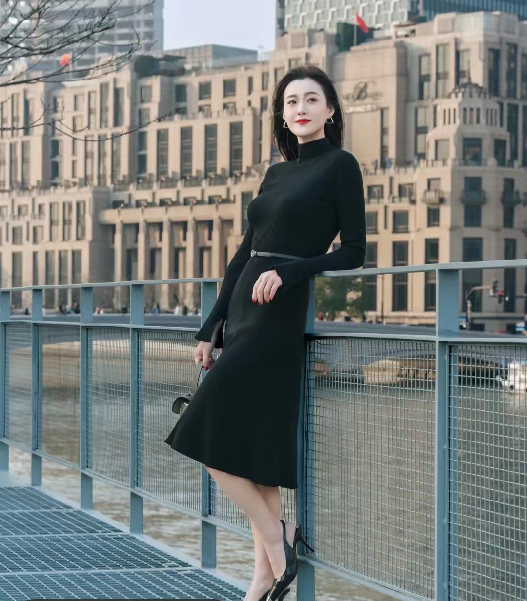 中款深灰色大衣怎么搭配好看,maxmaralabbro灰色大衣