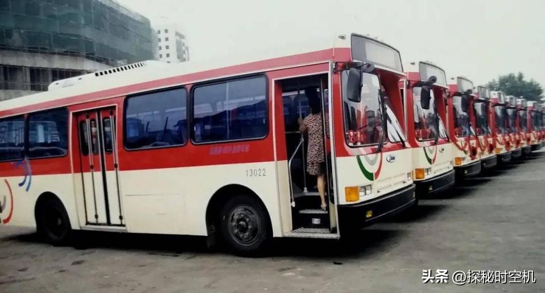 1994年，江苏大巴车2名女孩遭8人性侵四小时，全车40人无一反抗