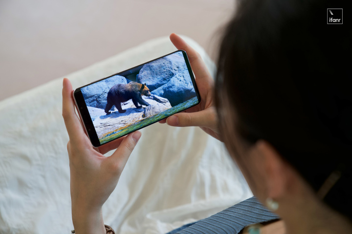 华为Mate50RS保时捷设计体验：生而峥嵘的「少数产品」