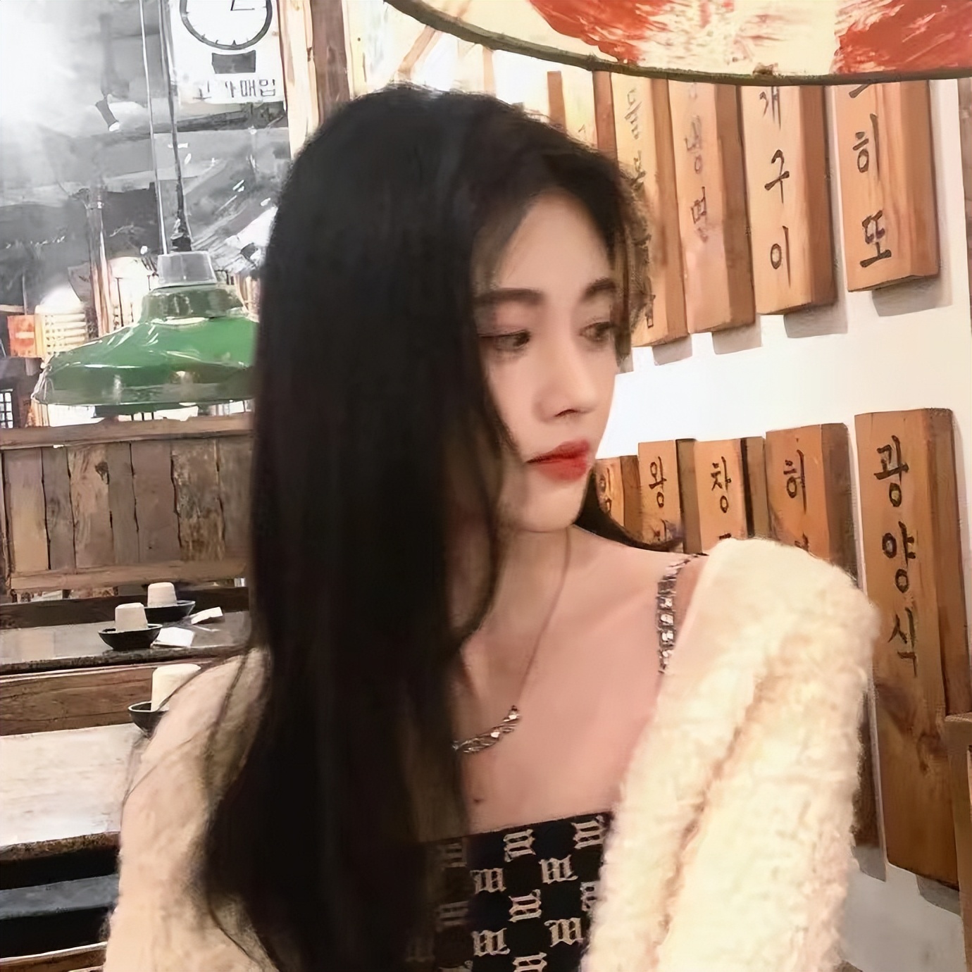 鞠婧祎4岁到28岁的变化,鞠婧祎是一个成熟稳重的人