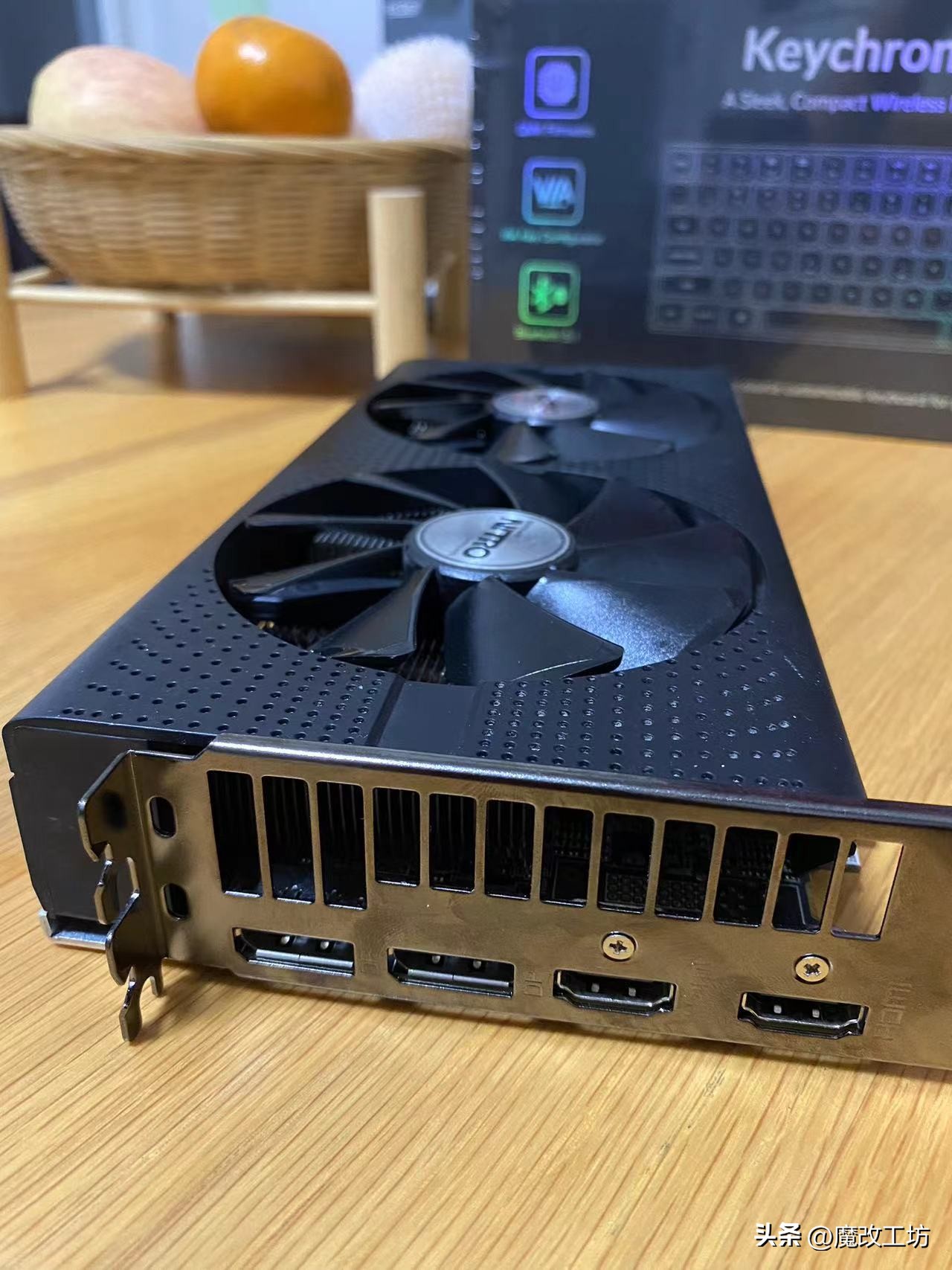 8年时间!AMD埃尔斯米尔岛核心FF修订8GB显卡终于开核破解2048SP