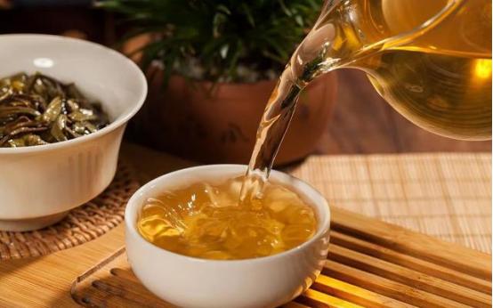 为什么成都人喜欢竹叶青茶,为何成都人偏爱竹叶青绿茶