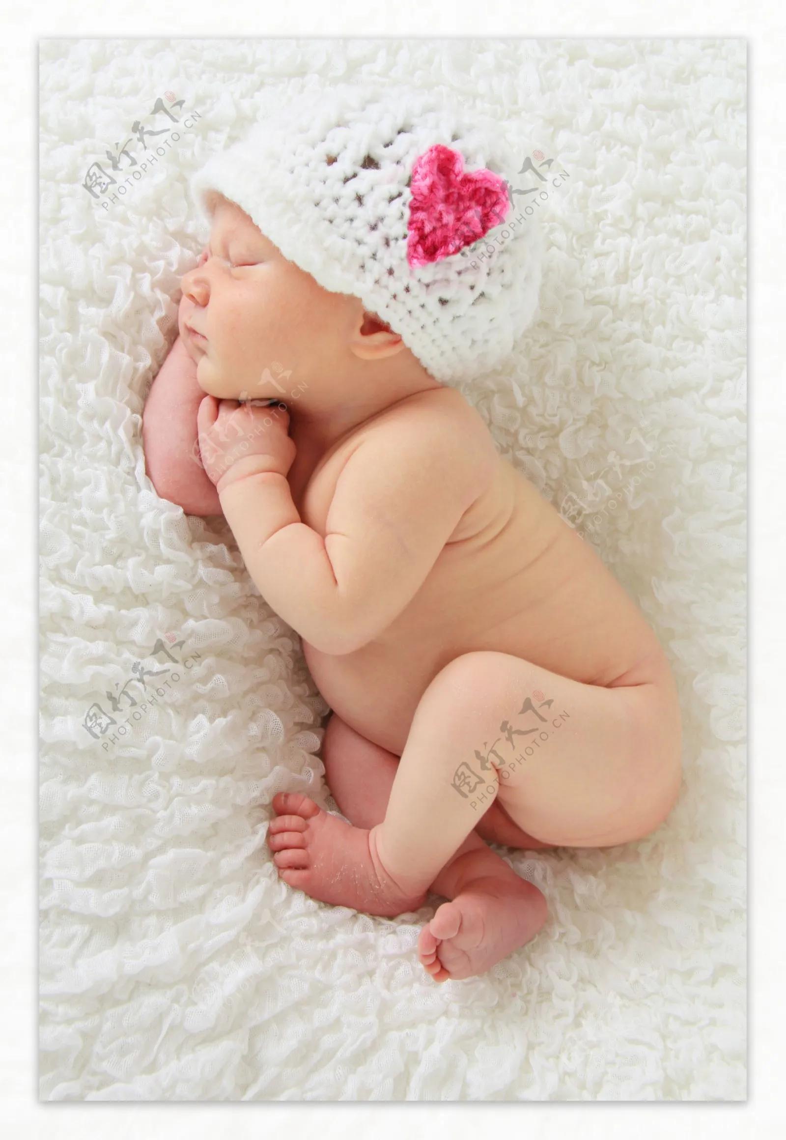 通过便便来辨别宝宝的身体状况,2岁孩子便便的颜色预示身体状况