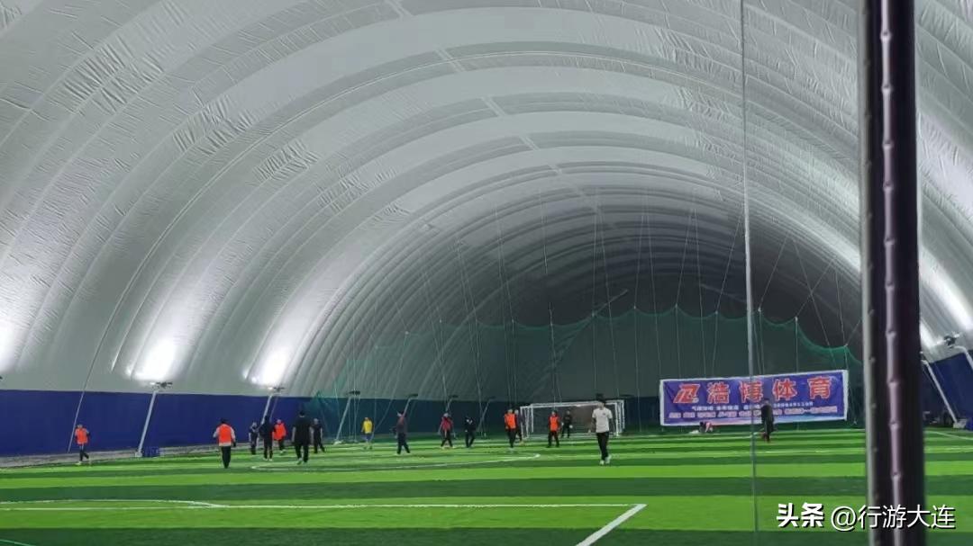 世界杯足球场比赛场地,大连世界杯足球场