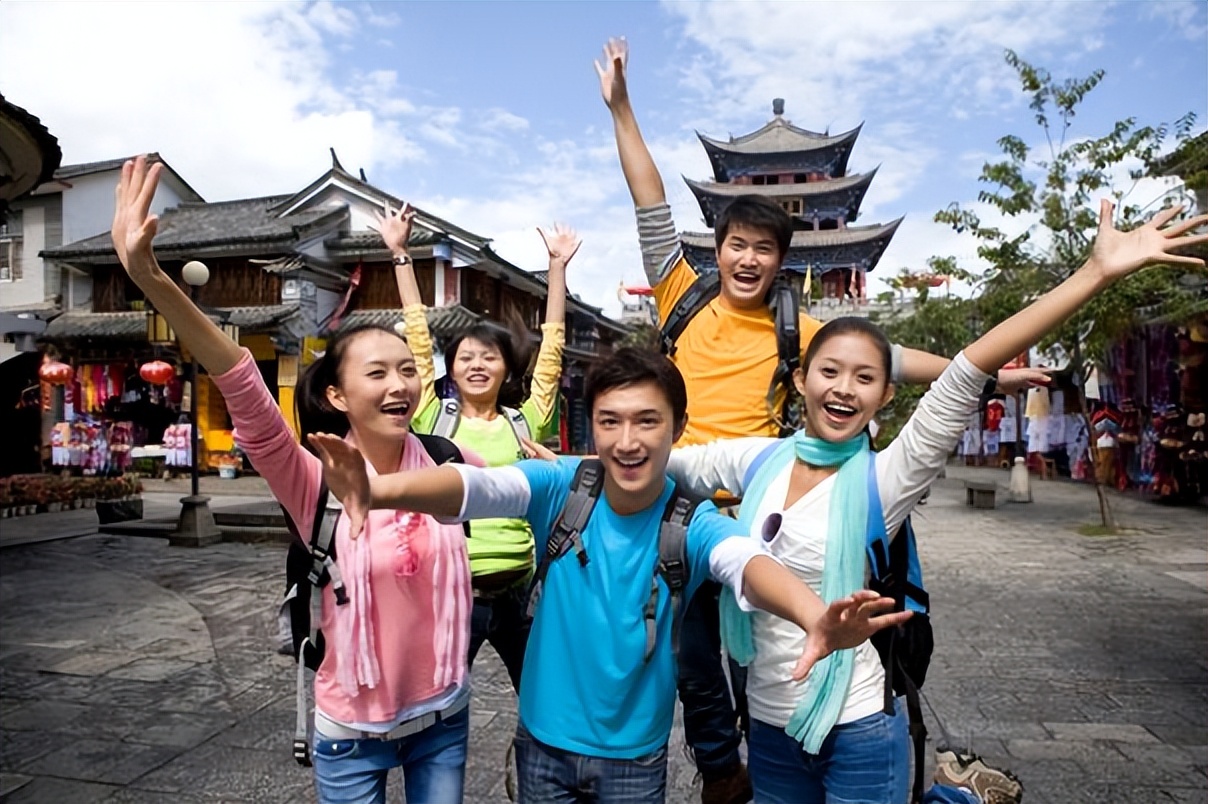 大学生暑假涌向工厂流水线，月入五六千，目标就是赚出一台iPad