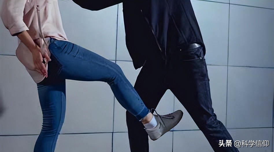 裆部很脆弱，撞到会很疼，男女谁更疼？