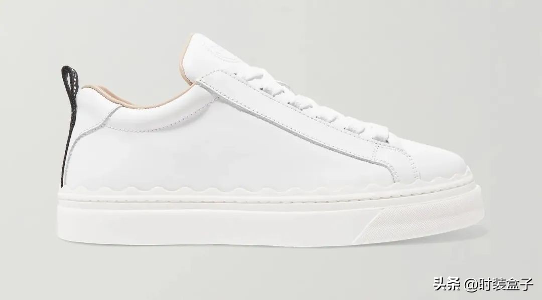 小白鞋是这几年的必备时尚单品,小白鞋时尚鞋