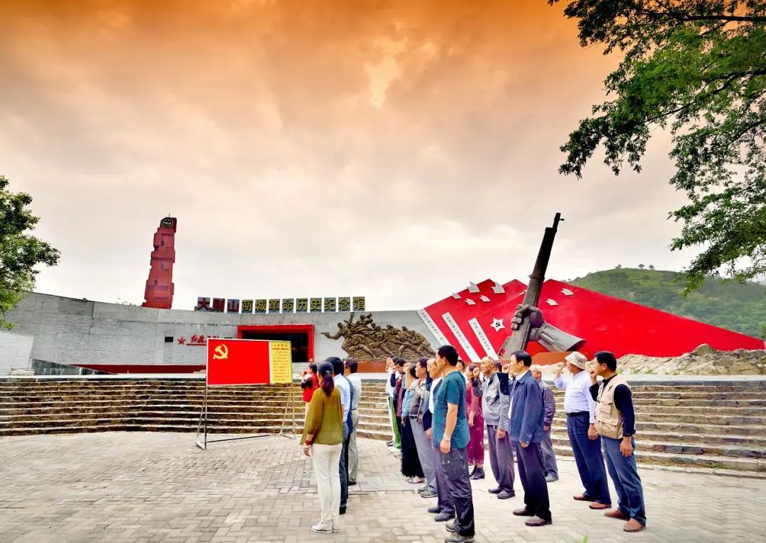 同心铸堡垒合力谋振兴——信阳市支部联支部“顶针效应”揭秘