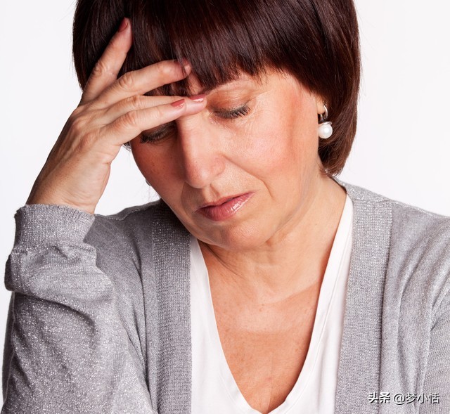 50岁生日，儿子送我1.2万生日礼物，五星酒店3桌，我却觉得心寒