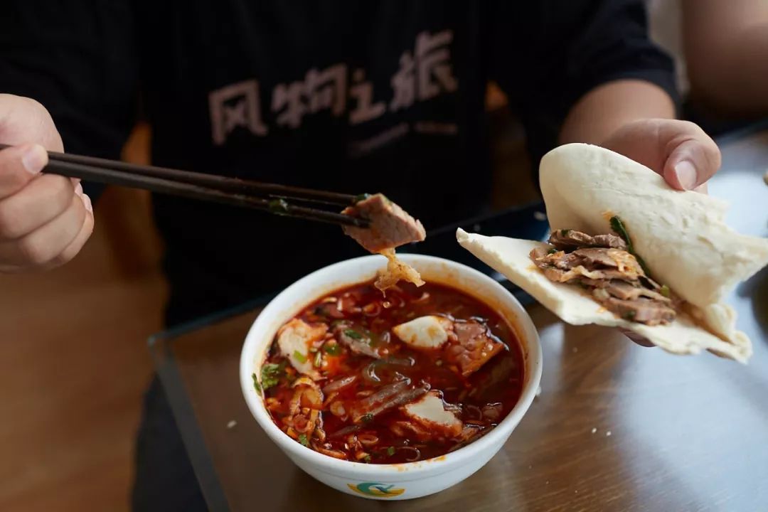 吃到嗓子眼的牛肉面,吃到嗓子眼的榴莲自助