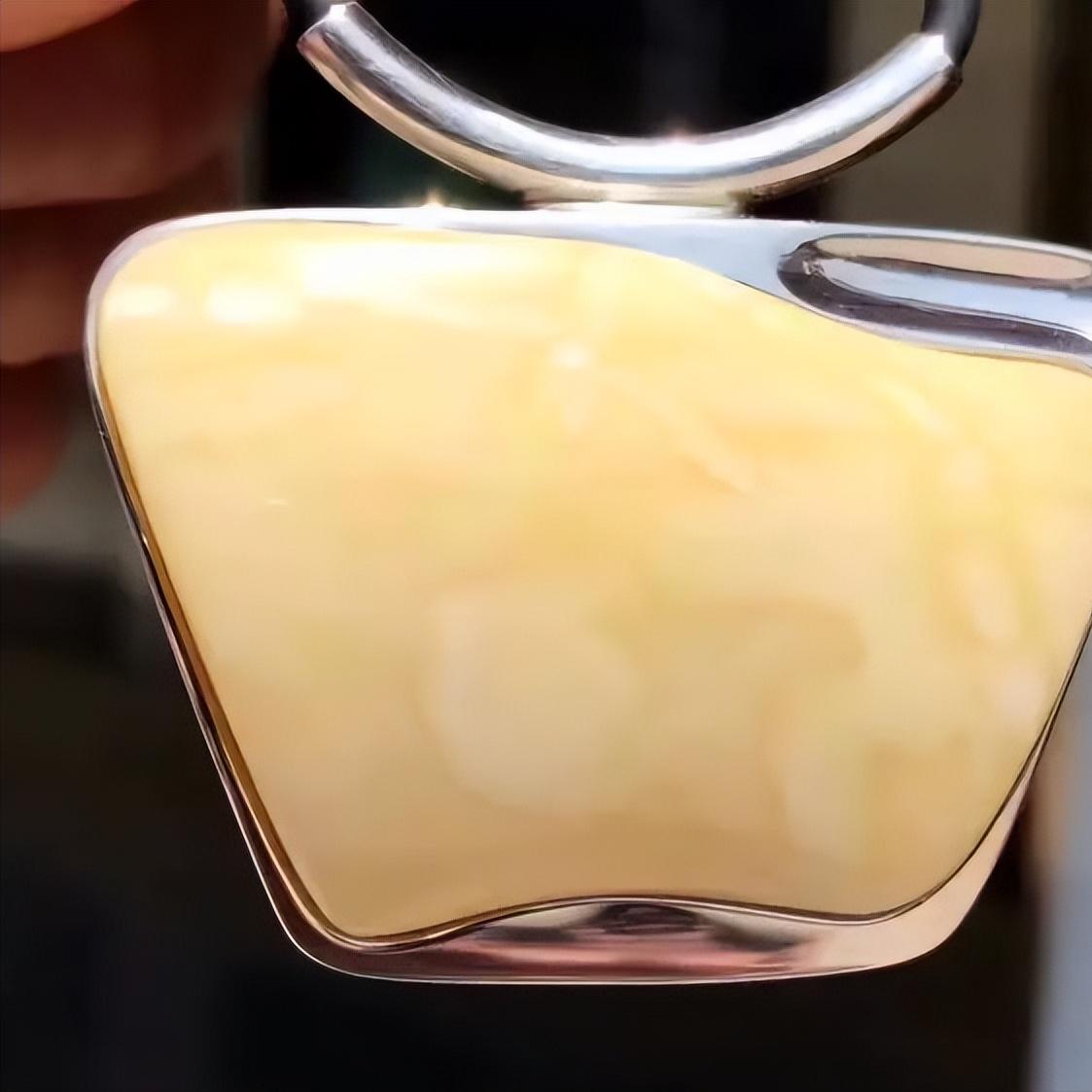 蜜蜡的保养与鉴赏方法,顶级蜜蜡的鉴赏