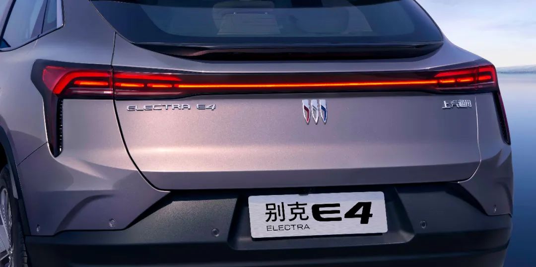 颜值和配置真的能打，别克E4纯电轿跑SUV上市