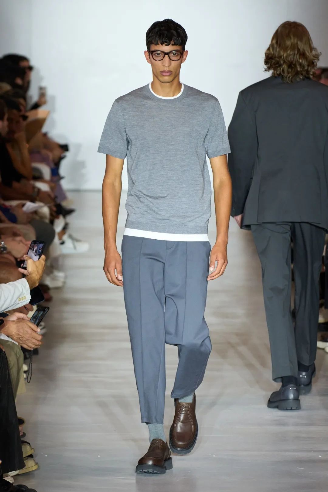 阿玛尼2024米兰春夏时装秀,2024米兰春夏时装周时间表