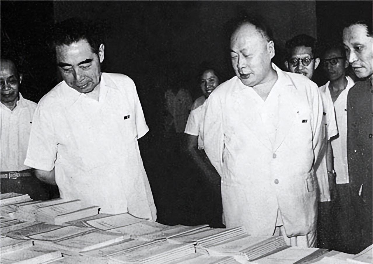 72年陈毅葬礼上的一副挽联，引起毛主席注意：尽快给他安排工作