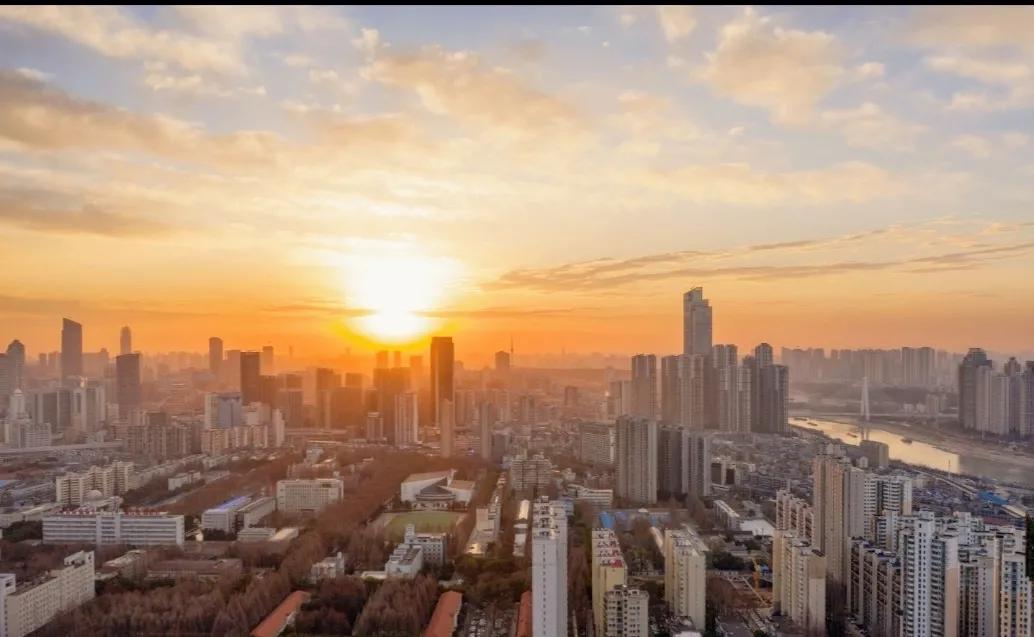 比起城市的繁华更喜欢乡村的静谧,比起城市的繁华更喜欢乡村的宁静