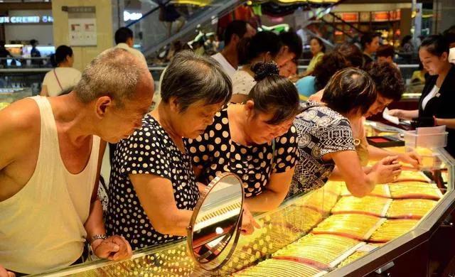 非洲“大金链子”物美价廉，为何我国很有人去买？内行人给出答案