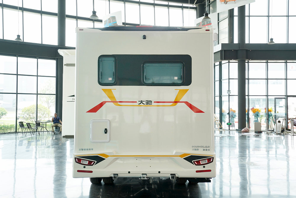 大驰蛮牛双拓展房车配置,大驰蛮牛c型双拓展房车参数油耗