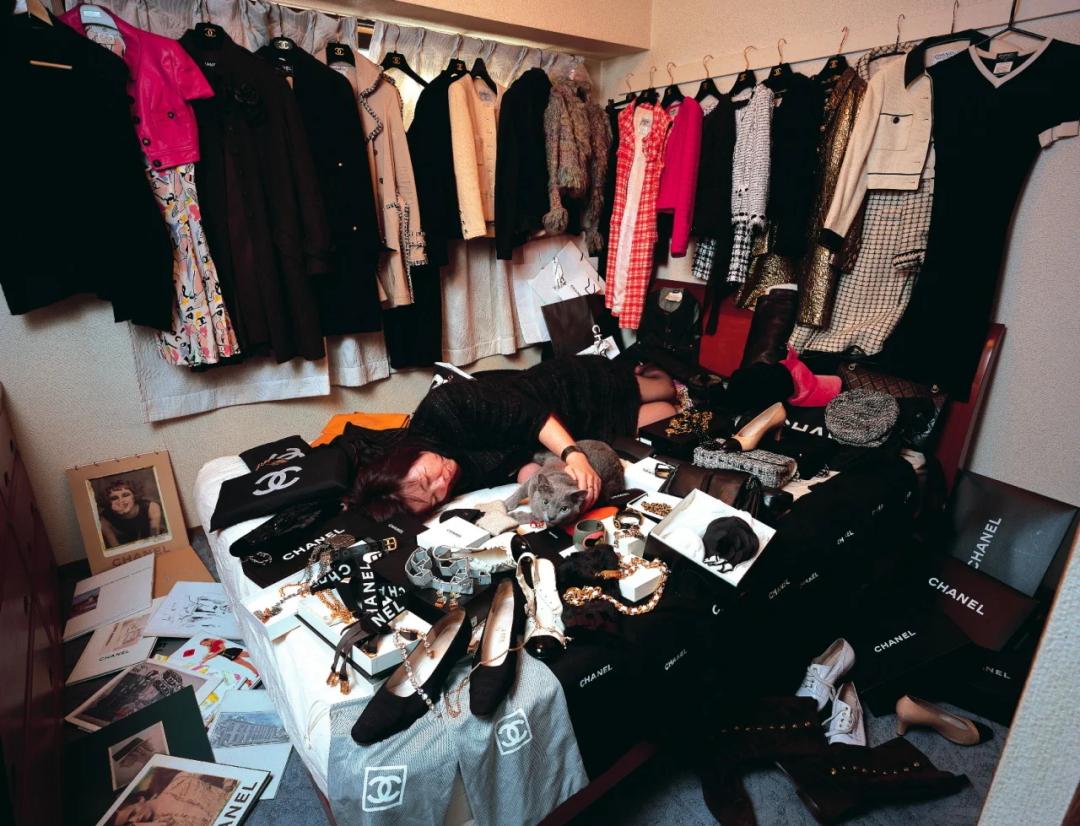 中产喜欢购买奢侈品吗,中产阶级的奢侈品