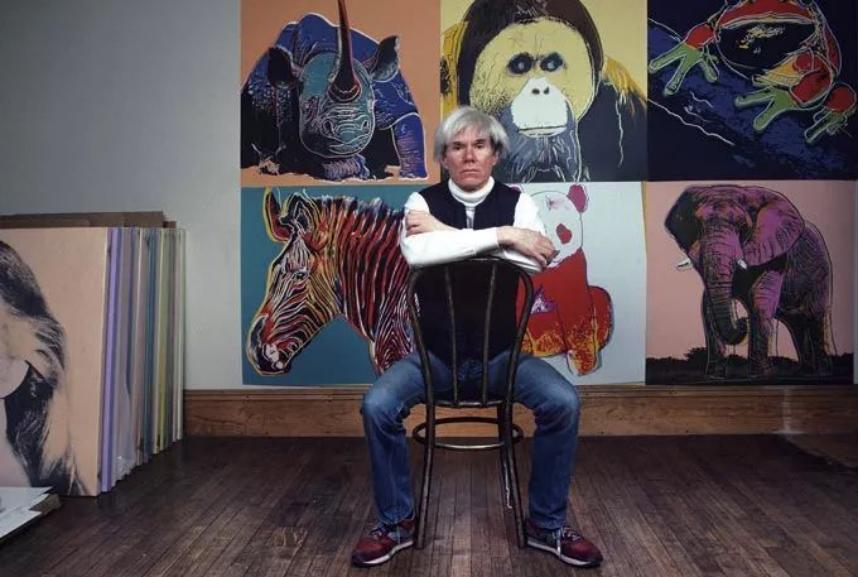 艺术家都穿什么,为什么艺术家都比较高冷