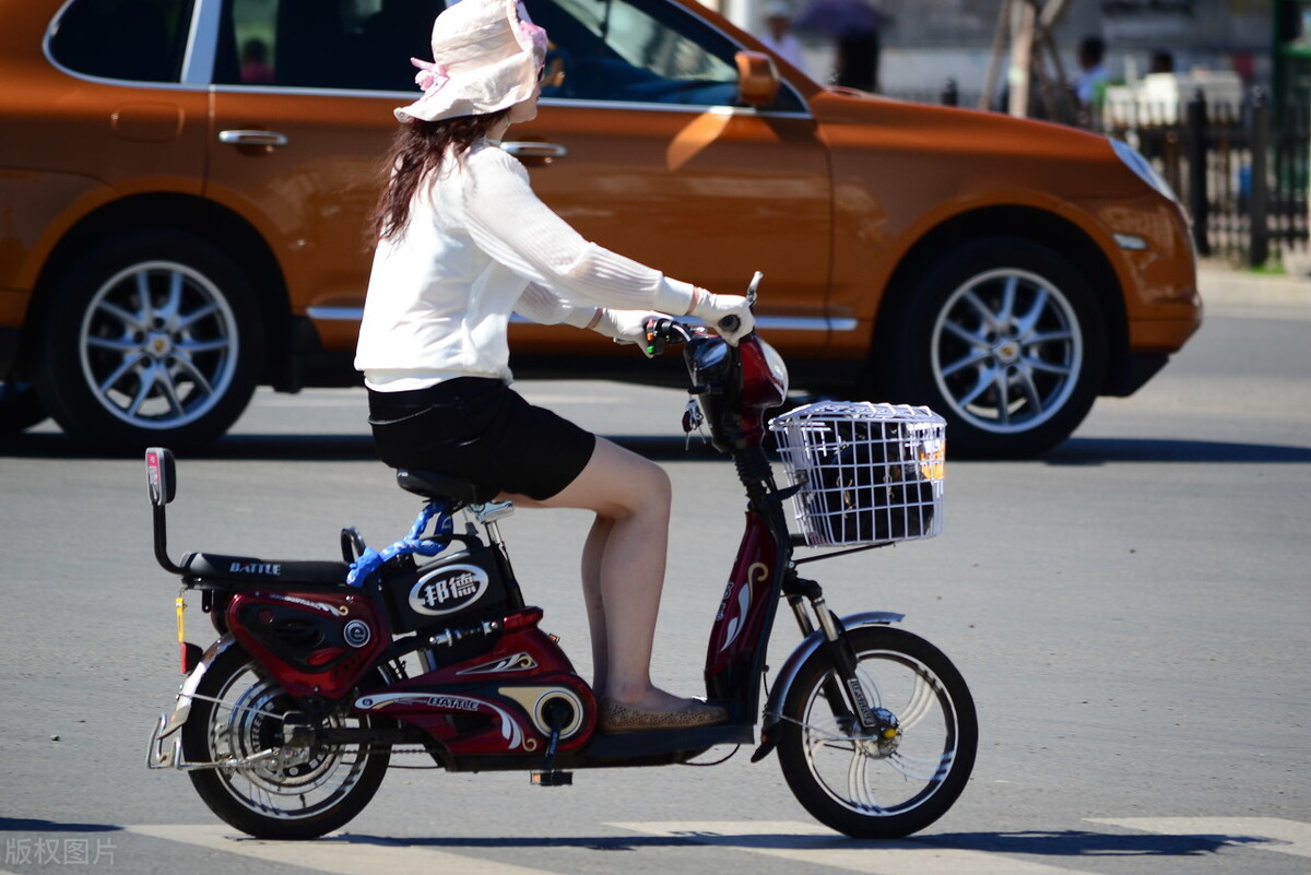 60岁以上老人驾驶证需要考什么,60岁老人有几种驾驶证