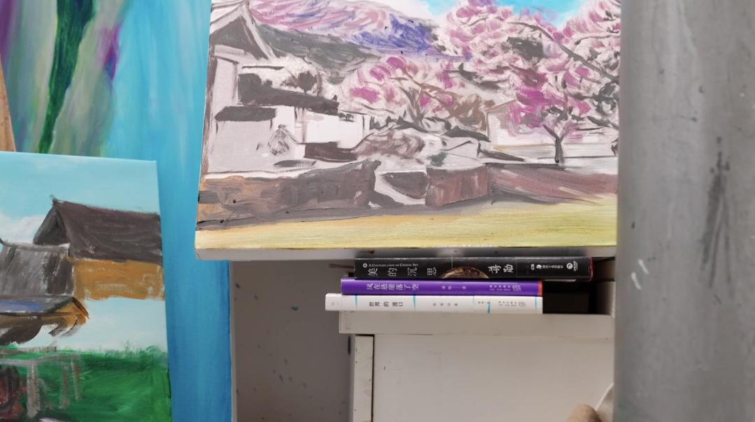 57岁北漂女工，在女厕3㎡管道间里画画：这里安放我的灵魂