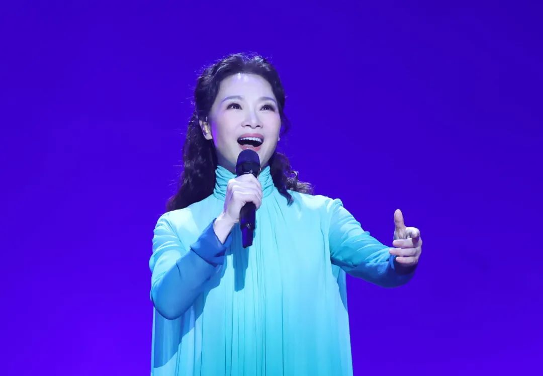 汤非歌乡愁,汤非爱上一座城