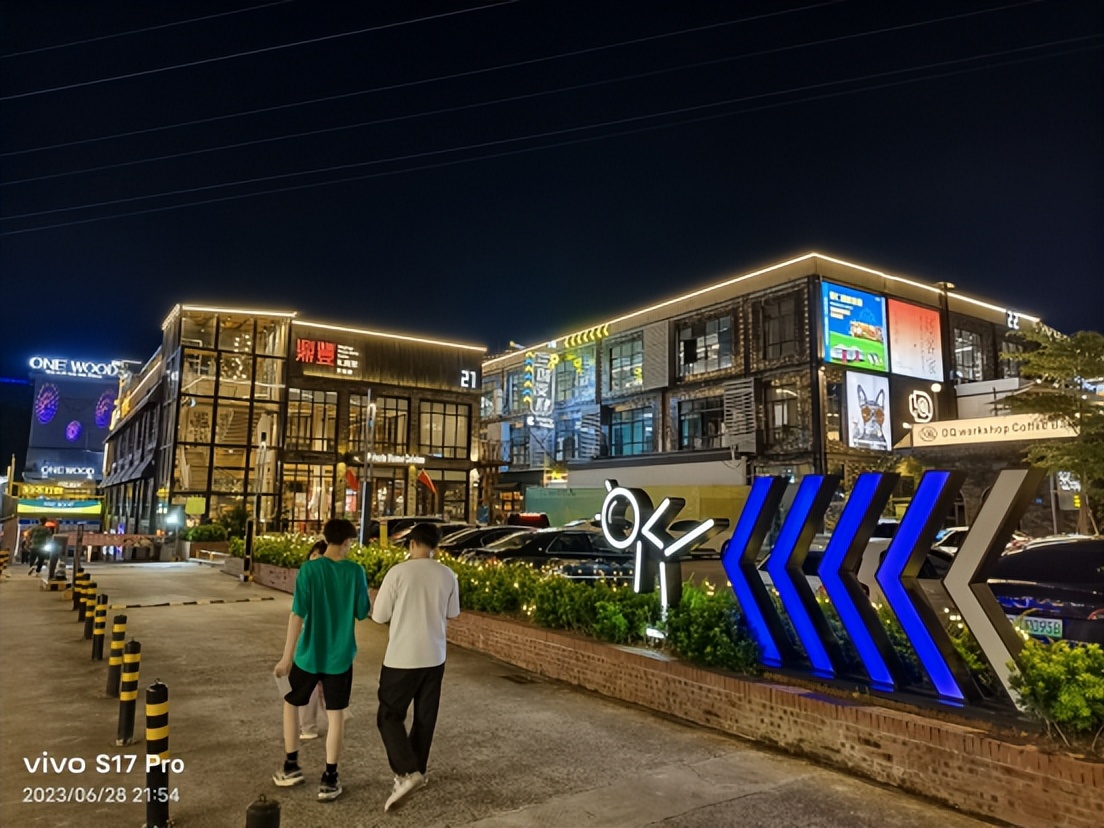 vivos17pro柔光灯试用,vivos17pro冰白玉光与夜