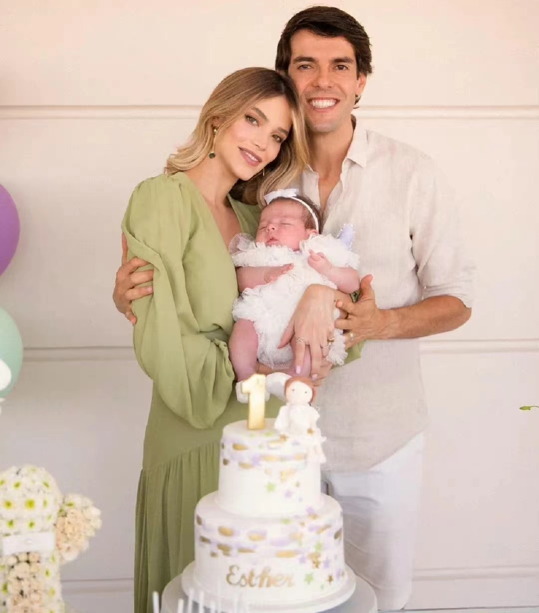 c罗姆巴佩梅西阿根廷队长,阿根廷夺冠梅西与老婆的视频