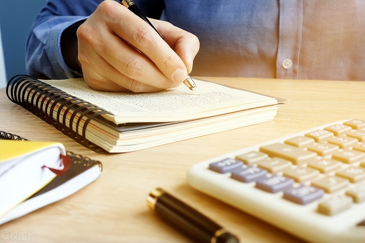 2022年终总结结尾文案,个人年终总结文案短句干净