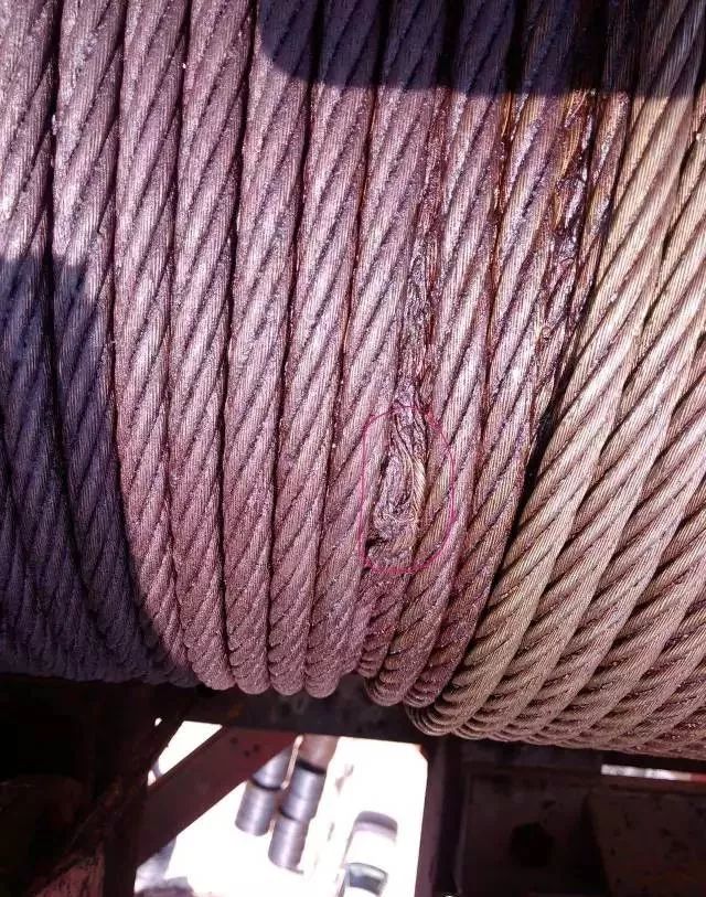 违章指挥造成重大事故怎么判刑,违章指挥造成1人死亡负什么责任