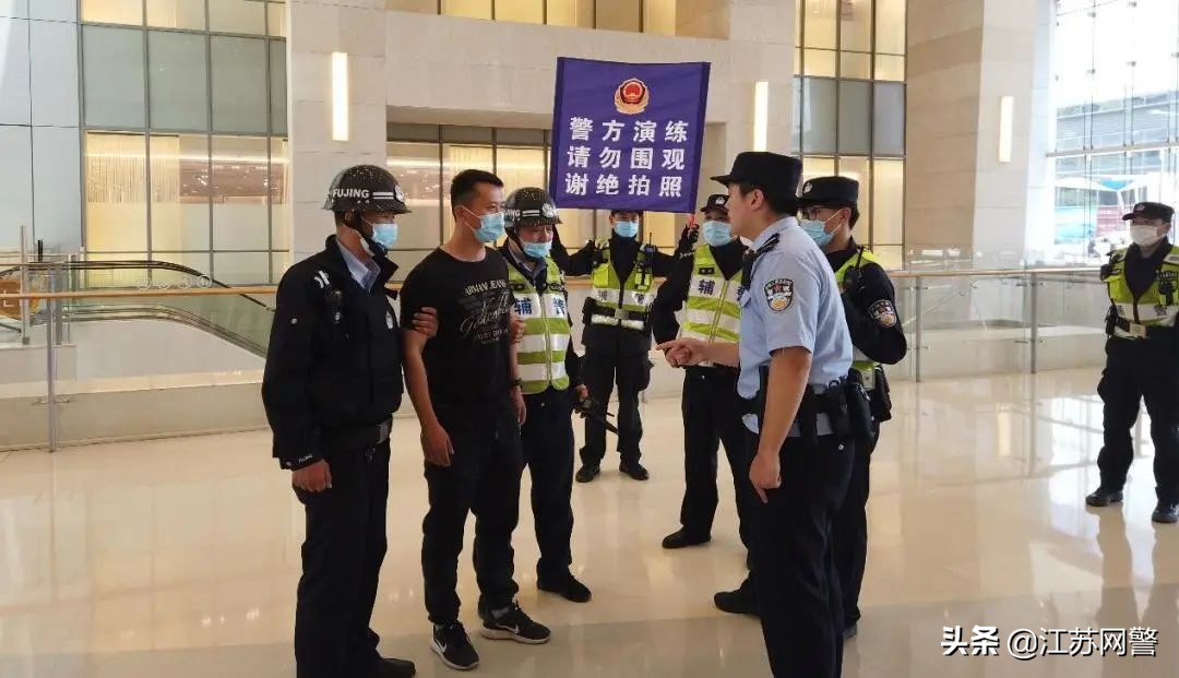 护航新征程忠诚铸警魂,勇毅护航新征程成都公安