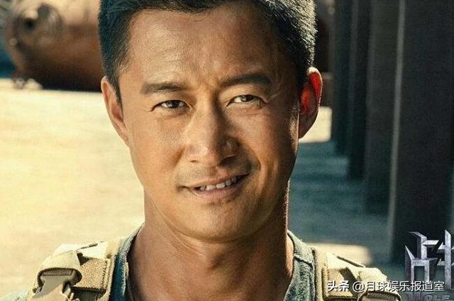 年度影响力演员易烊千玺吴京,易烊千玺吴京电影票房