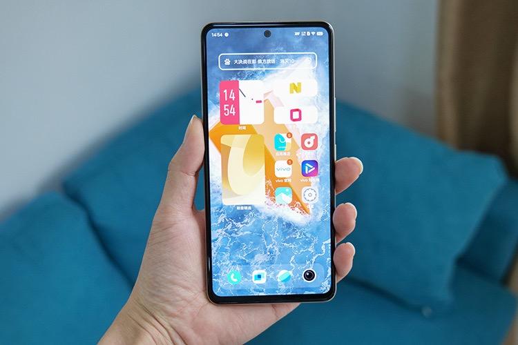 iqoo与redmi谁更好,redmi和iqoo对比