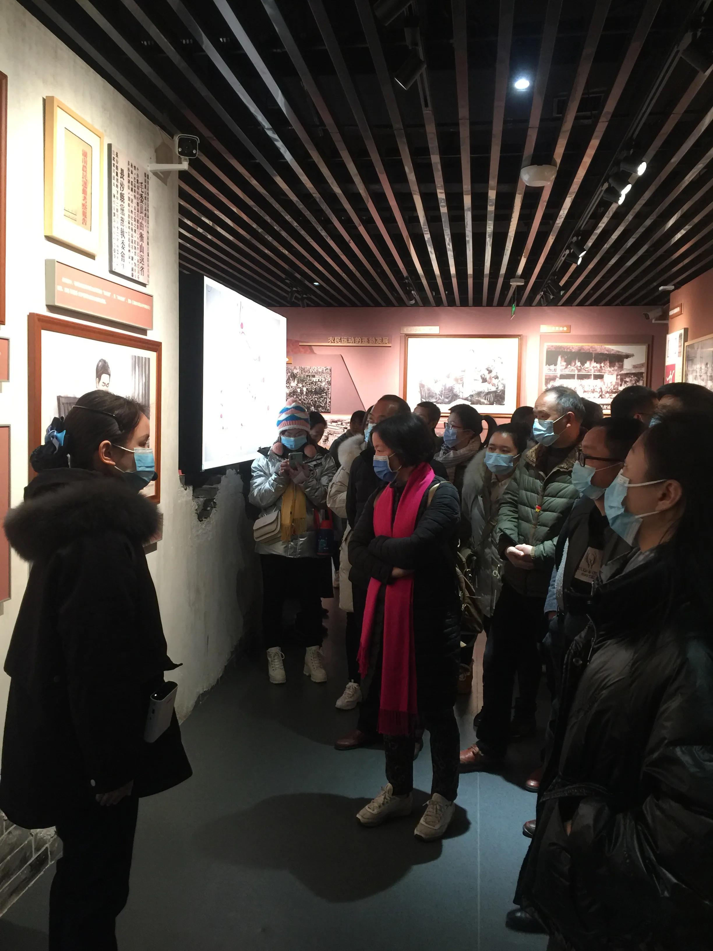 同心学党史携手开新局,以党史学习推动开新局