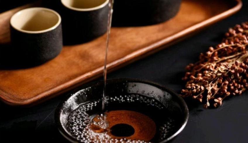 喝酒的时候为什么要干杯,为什么喝酒前要先碰一下杯子