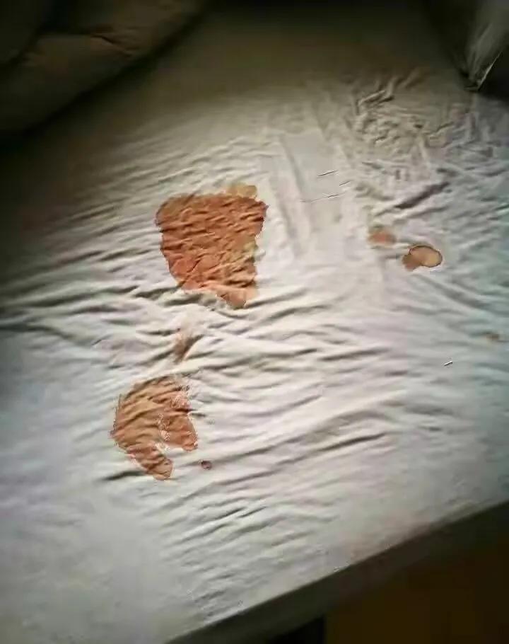 住酒店大姨妈来了弄脏床单怎么样,住酒店大姨妈弄脏床单要赔钱吗