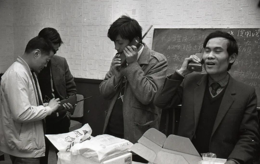 不同年代的人眼中的bb机,大哥大bb机现状