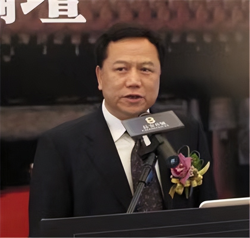 王艳23岁嫁入豪门跟老公差几岁,王艳嫁入豪门真实生活