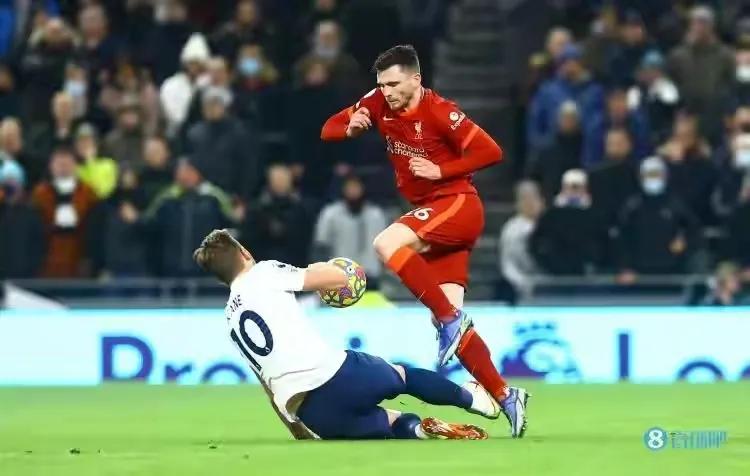 进去铲球先碰球就不犯规吗,先碰球再铲到人算犯规吗