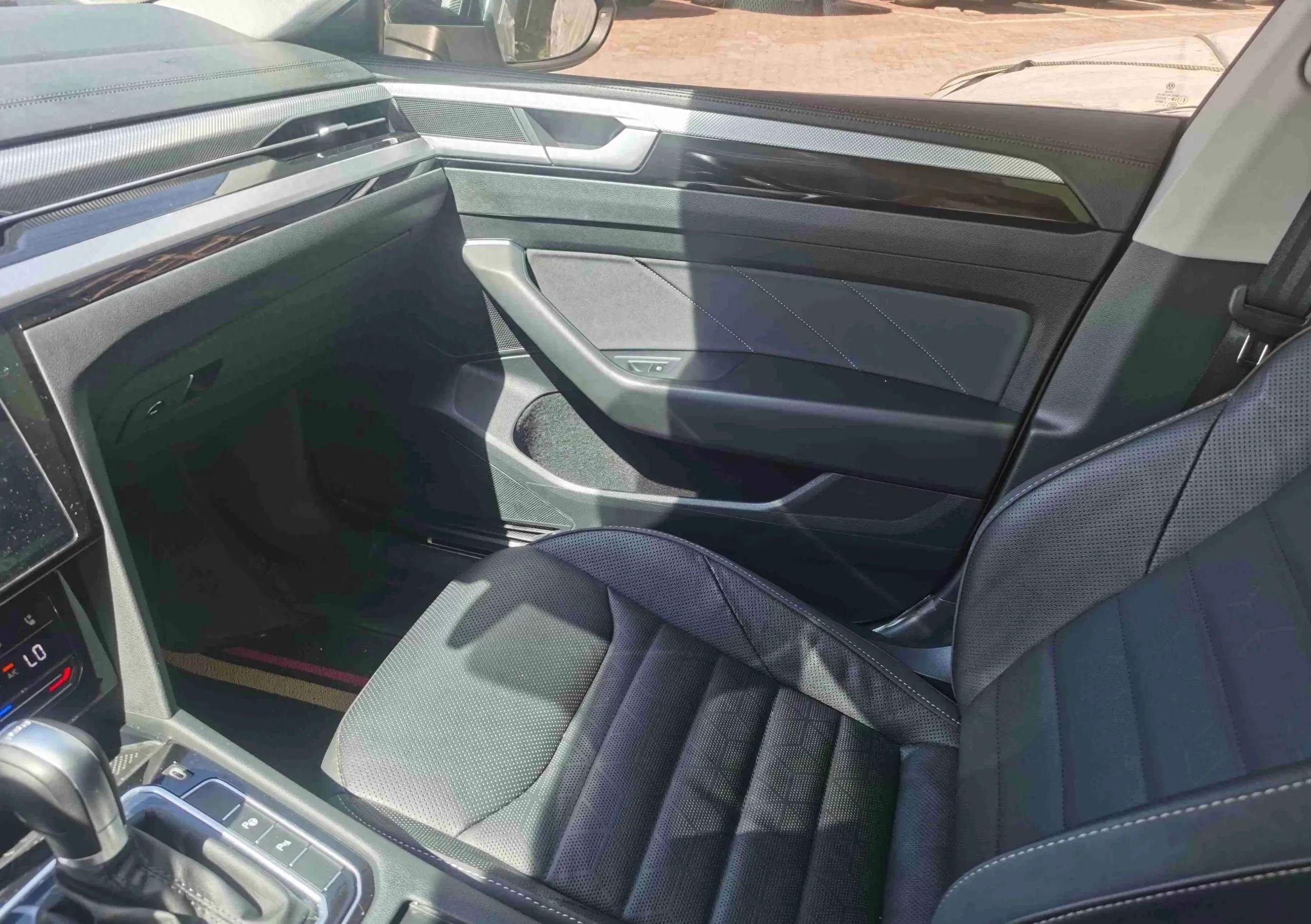 cc测评老款3.0,新款cc的优缺点